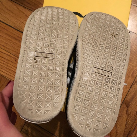 Minions x Puma toddler kicks size 10 - Picture 8 of 8